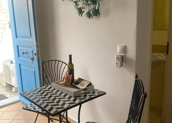 Cycladic Elegant * Naousa (Paros)