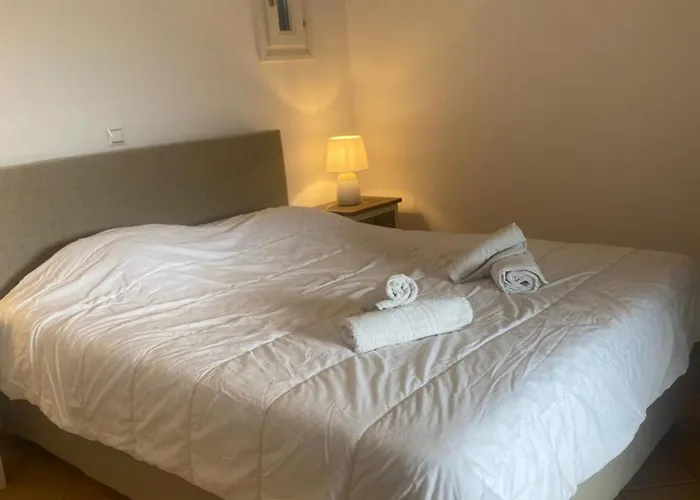 Cycladic Elegant * Naousa (Paros)