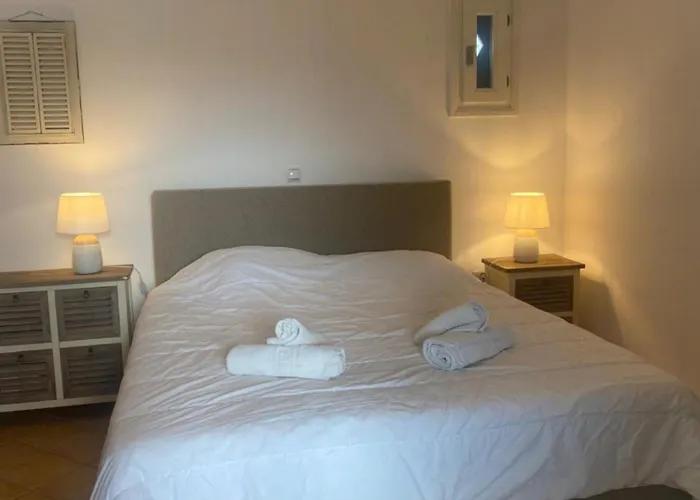 Cycladic Elegant * Naousa (Paros)