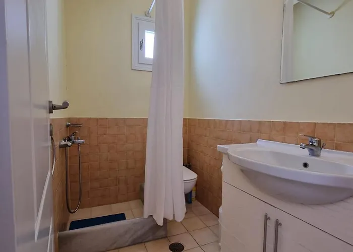 Cycladic Elegant * Naousa (Paros)